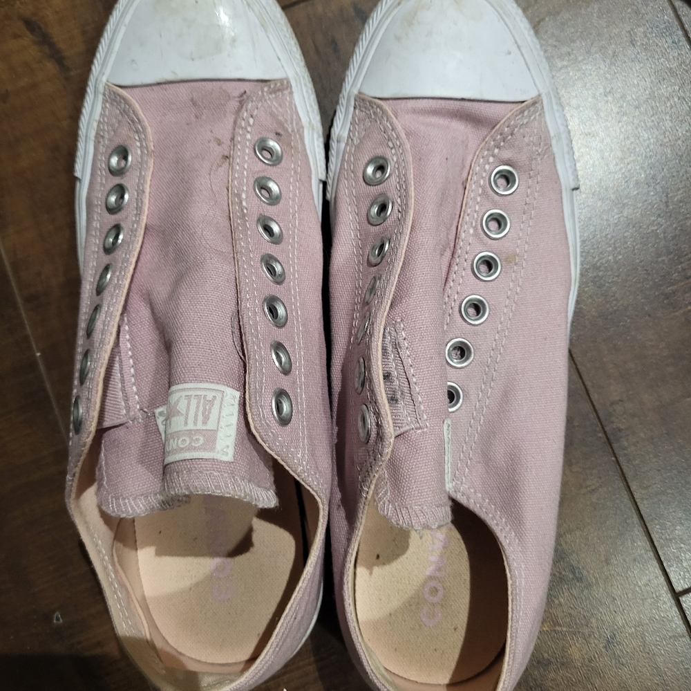 Size 9 Converse